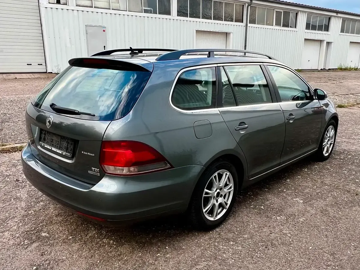Gebraucht VW Golf VI 102 PS (75 kW) 2010 Grau Kleinwagen