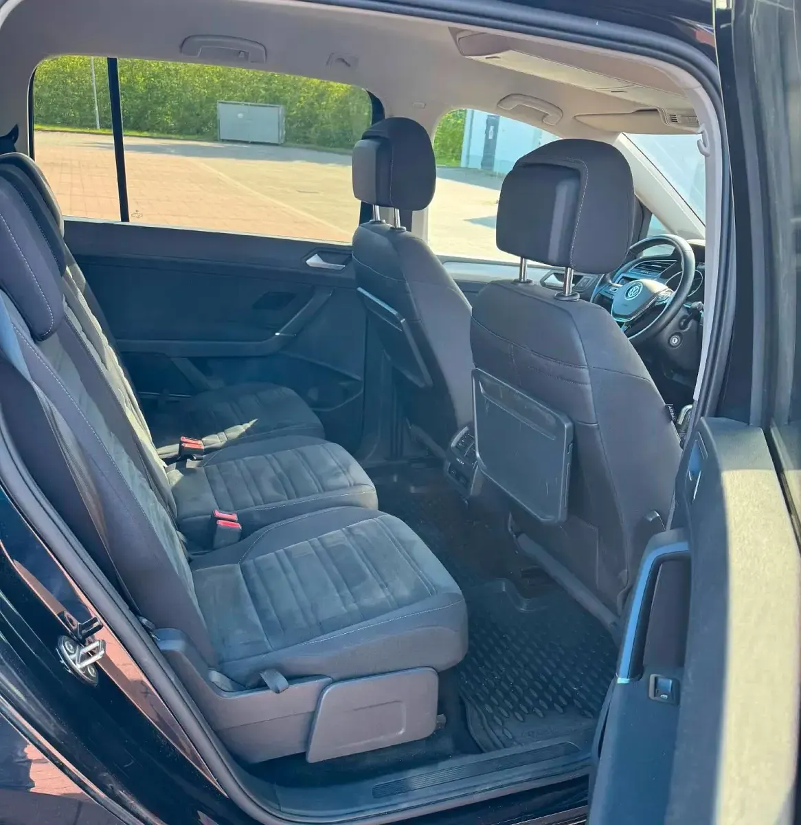 Gebraucht VW Touran 150 PS (110 kW) 2020 Schwarz Van / Kleinbus