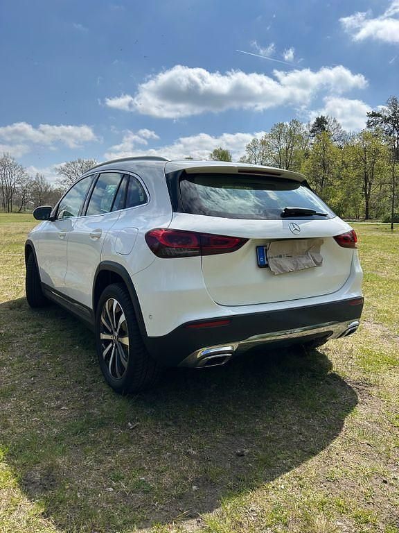 Gebraucht Mercedes GLA200 Progressive 163 PS (119 kW) 2020 Weiß SUV