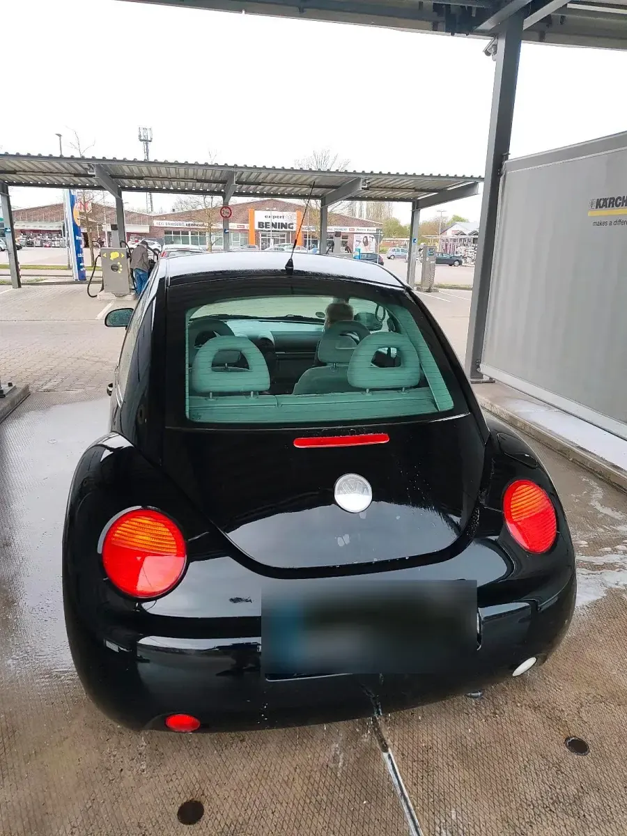 Gebraucht VW New Beetle 75 PS (55 kW) 2002 Schwarz Kleinwagen