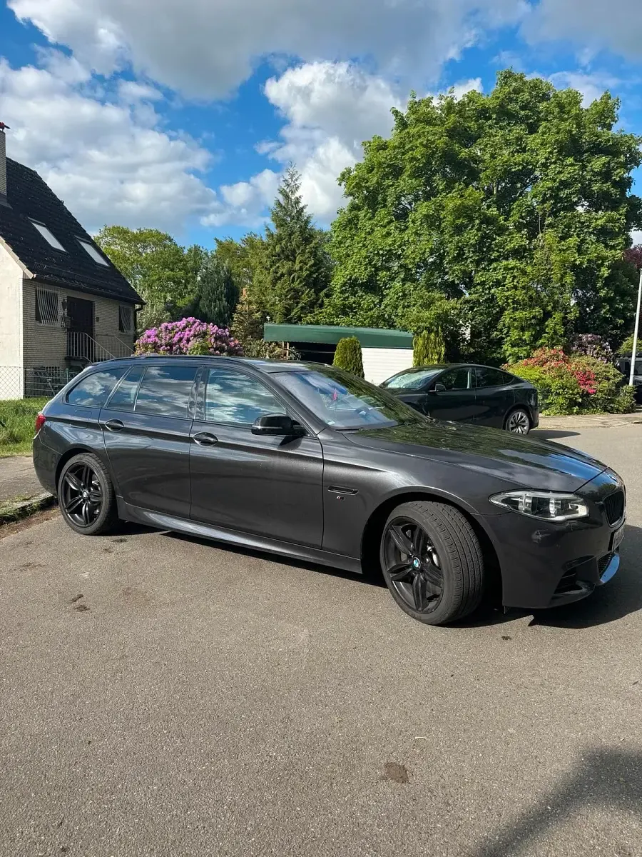 Gebraucht BMW M550 381 PS (280 kW) 2014 Grau Limousine