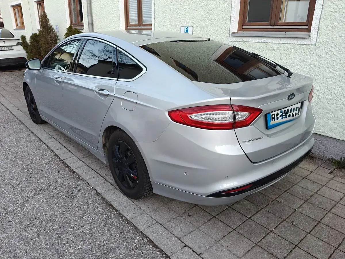 Gebraucht Ford Mondeo 160 PS (117 kW) 2019 Silber Limousine