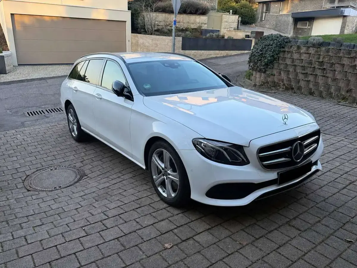 Gebraucht Mercedes E400 Avantgarde 340 PS (250 kW) 2018 Schwarz Kombi