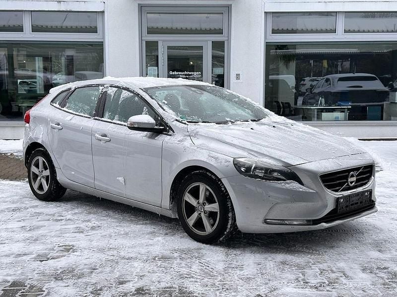 Gebraucht Volvo V40 Kinetic 114 PS (83 kW) 2013 Silber Limousine