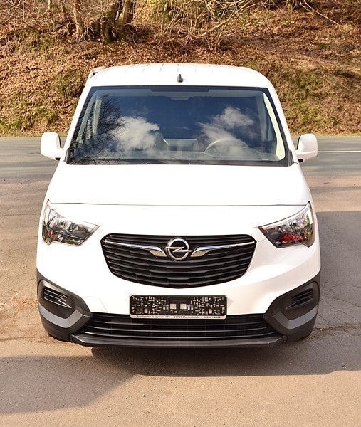 Weiß Gebraucht 2020 Opel Combo Edition Van / Kleinbus | 9.490 € (Fairer Preis) - Bild 1/4