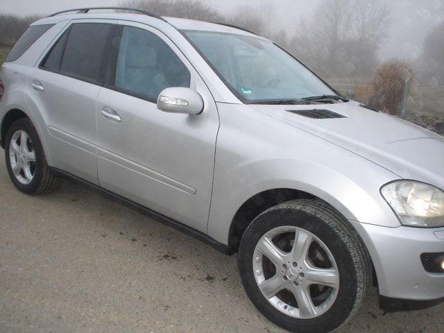 Gebraucht Mercedes ML320 224 PS (164 kW) 2006 Silber metallic SUV