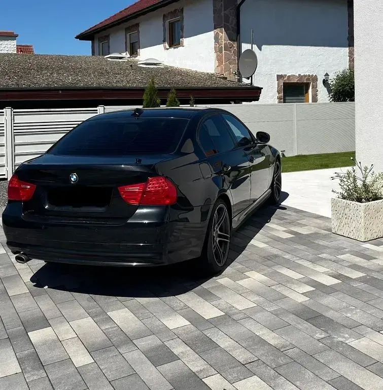 Gebraucht BMW 320 Performance 184 PS (135 kW) 2010 Schwarz Limousine