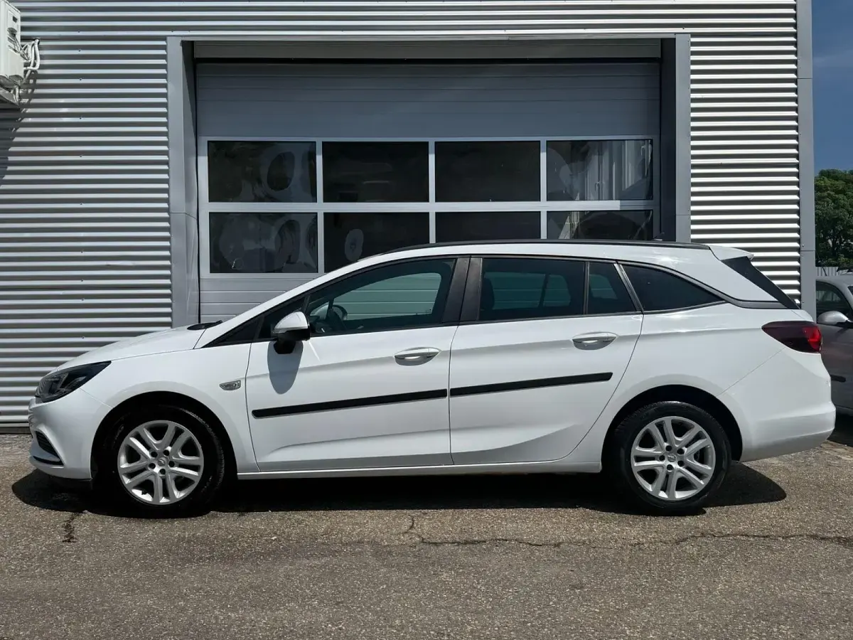 Gebraucht Opel Astra Edition 110 PS (80 kW) 2018 Weiß Kombi