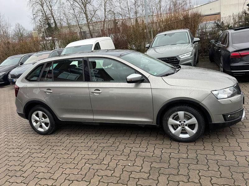 Gebraucht Skoda Rapid ScoutLine 125 PS (91 kW) 2016 Beige Kleinwagen
