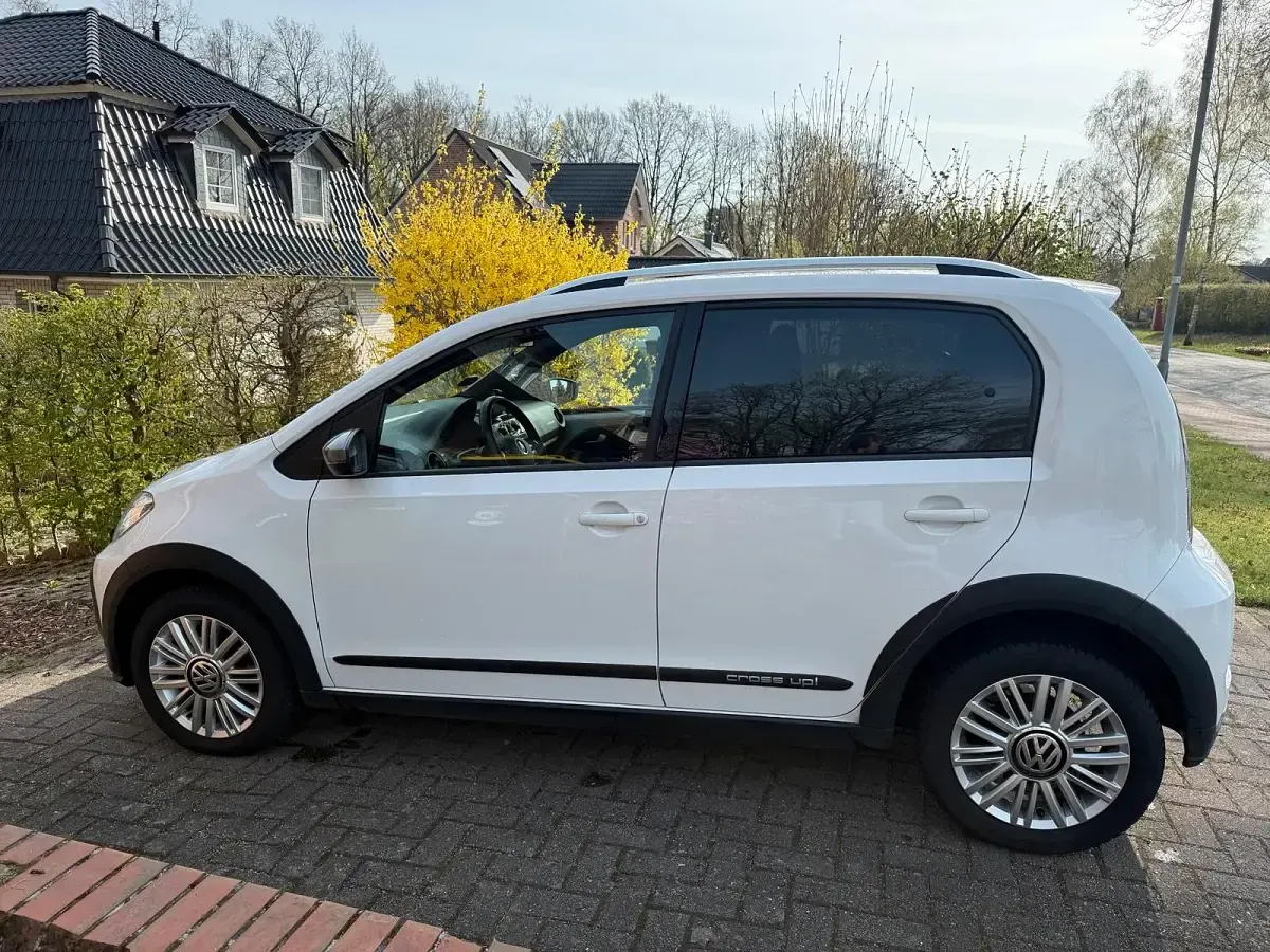 Gebraucht VW cross up! 90 PS (66 kW) 2019 Kleinwagen