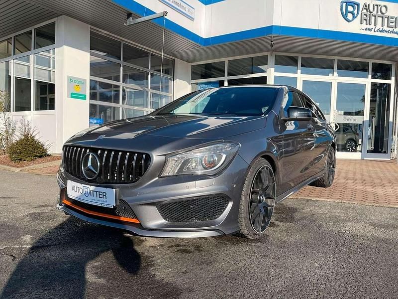 Gebraucht Mercedes CLA250 AMG line 211 PS (155 kW) 2015 Mountaingrau met./grau Limousine