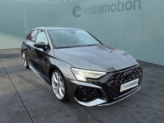 Grau Gebraucht 2024 Audi RS3 Sportback Sport Kleinwagen | 68.190 € - Bild 1/2