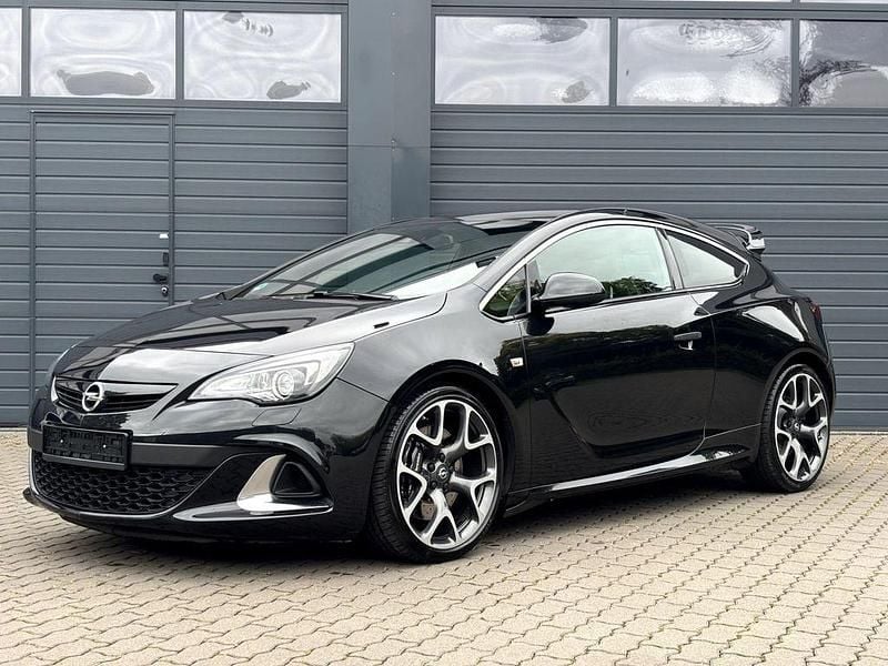 Schwarz Gebraucht 2013 Opel Astra GTC OPC Coupé | 16.400 € - Bild 1/4