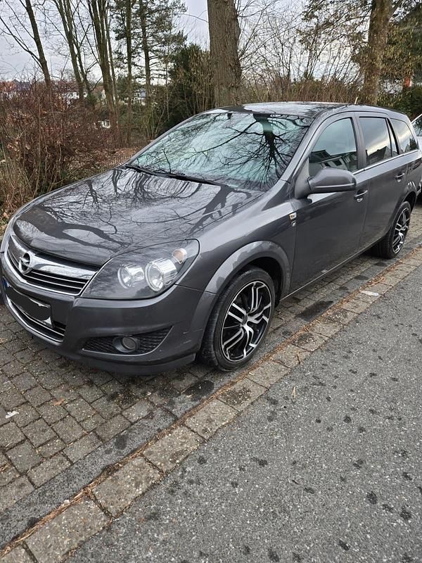 Gebraucht Opel Astra 110 PS (80 kW) 2010 Grau Kombi