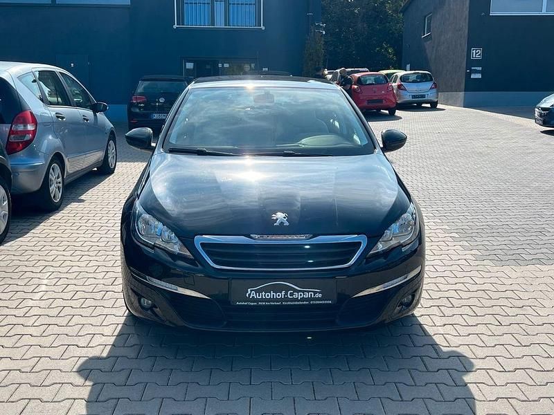 Gebraucht Peugeot 308 Active 82 PS (60 kW) 2013 Schwarz Limousine