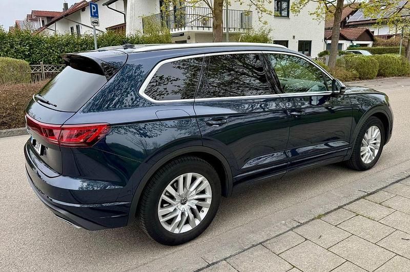 Gebraucht VW Touareg 286 PS (210 kW) 2023 Blau SUV