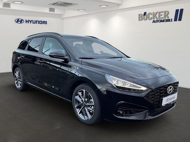 Gebraucht Hyundai i30 Advantage 101 PS (74 kW) 2025 Black metallic Kombi