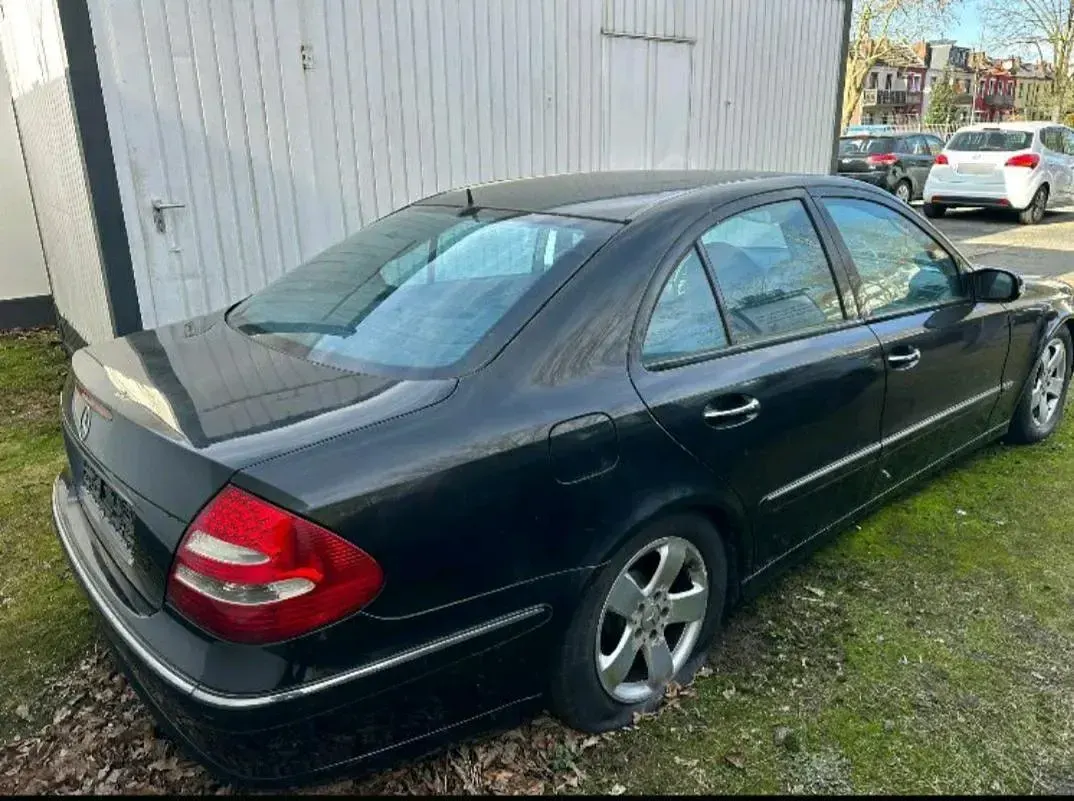 Gebraucht Mercedes E320 Avantgarde 2003 Schwarz Limousine
