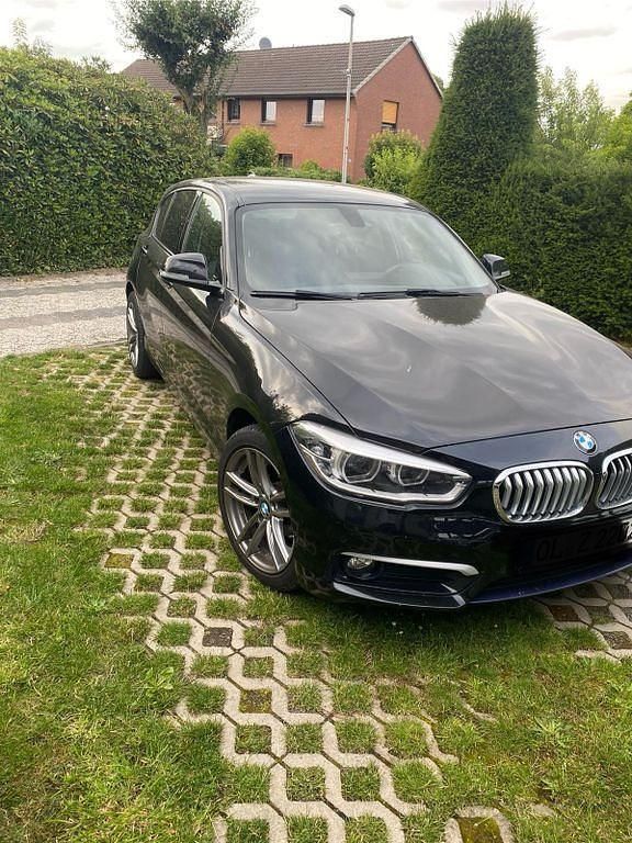Schwarz Gebraucht 2015 BMW 118 Kleinwagen | 12.500 € (Teuer) - Bild 1/4