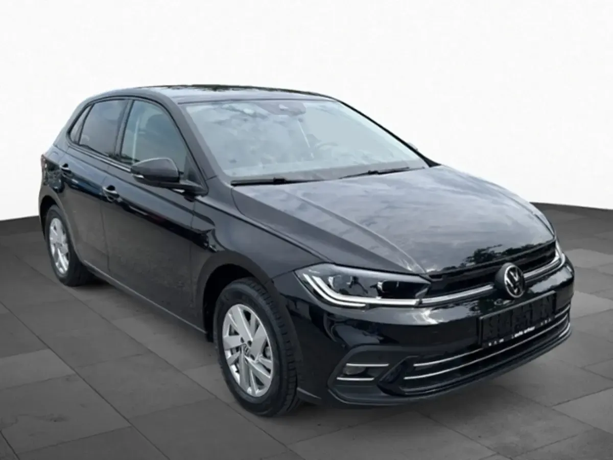 Gebraucht VW Polo Style 95 PS (69 kW) 2025 Deepblackperleffekt Kleinwagen