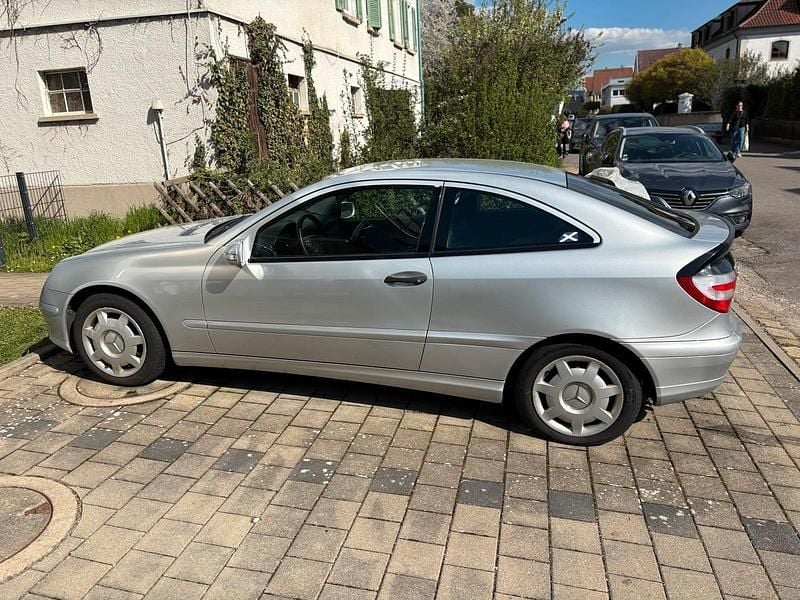 Gebraucht Mercedes CL180 143 PS (105 kW) 2004 Silber Coupé