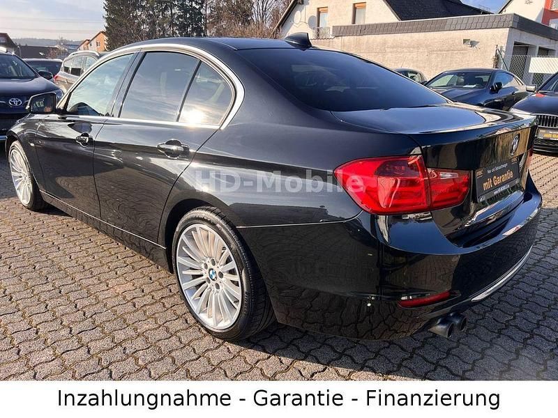 Gebraucht BMW 328 Luxury Line 245 PS (180 kW) 2012 Black sapphire metallic Limousine
