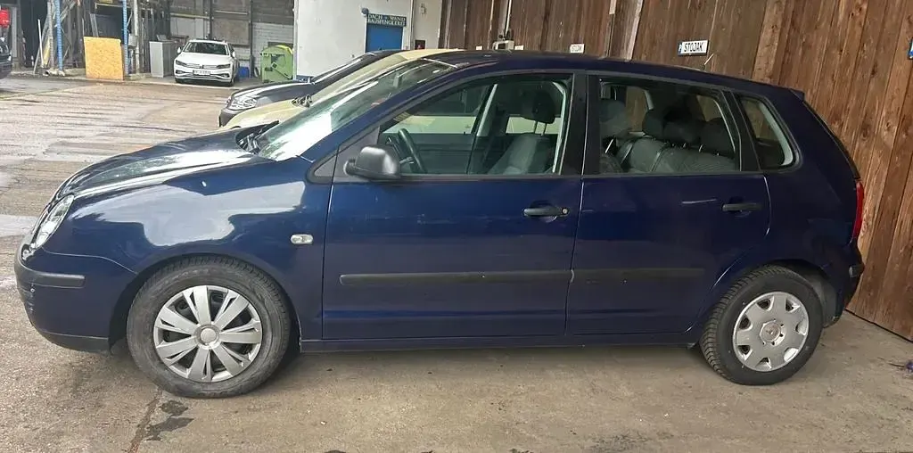 Gebraucht VW Polo 64 PS (47 kW) 2004 Blau Kleinwagen