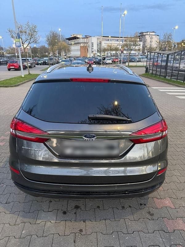 Gebraucht Ford Mondeo Titanium 179 PS (131 kW) 2019 Grau Kombi