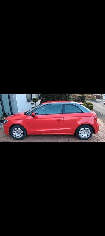 Gebraucht Audi A1 95 PS (69 kW) 2015 Rot Kleinwagen