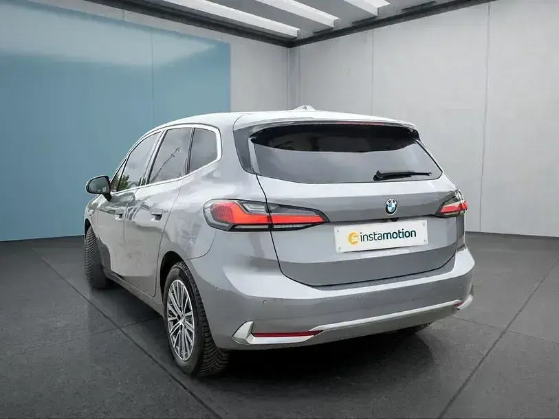Gebraucht BMW 220 Active Tourer 156 PS (114 kW) 2023 Grau Van / Kleinbus