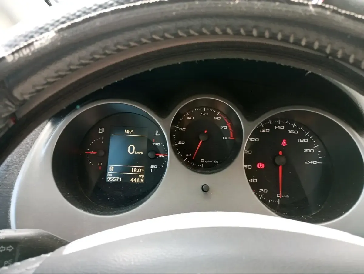 Usado Seat Altea 105 HP (77 kW) 2014 Prateado Monovolume