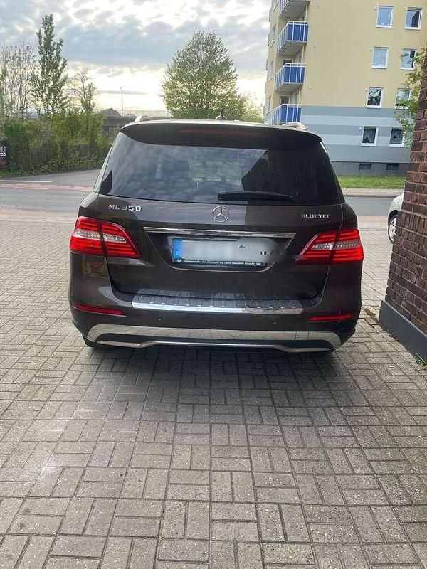 Gebraucht Mercedes ML350 260 PS (191 kW) 2014 Braun SUV