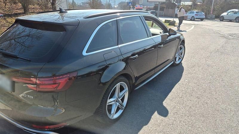 Gebraucht Audi A4 S-Line 190 PS (139 kW) 2019 Schwarz Kombi