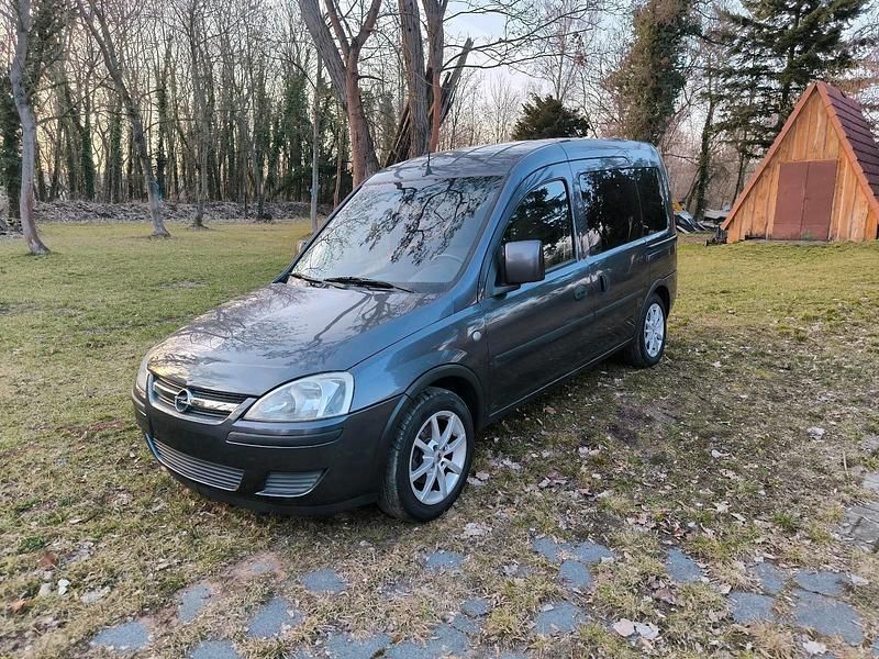 Gebraucht Opel Combo 90 PS (66 kW) 2005 Violet Van / Kleinbus
