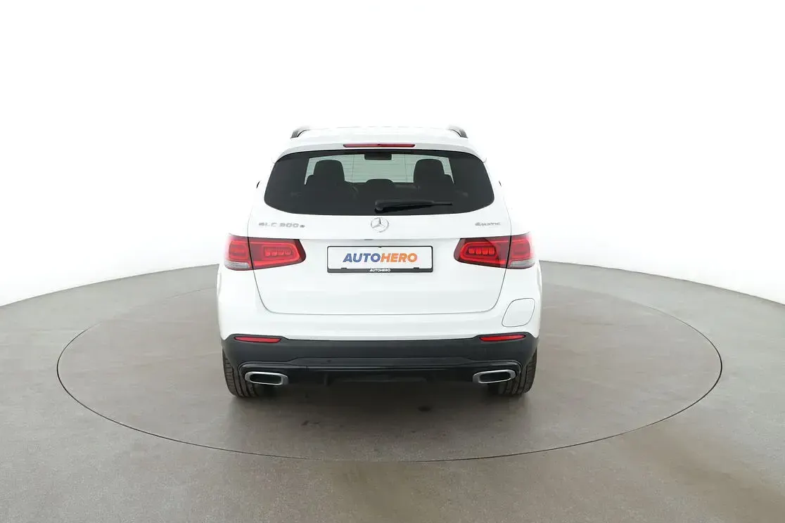 Gebraucht Mercedes GLC300e AMG line 320 PS (235 kW) 2021 Weiß SUV