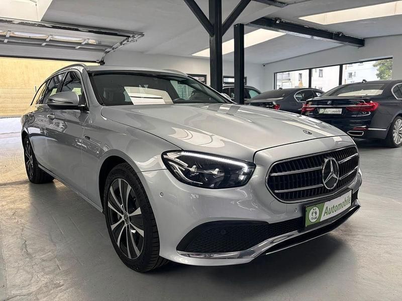 Silber Gebraucht 2020 Mercedes E300 Kombi | 29.599 € (Etwas zu teuer) - Bild 1/4