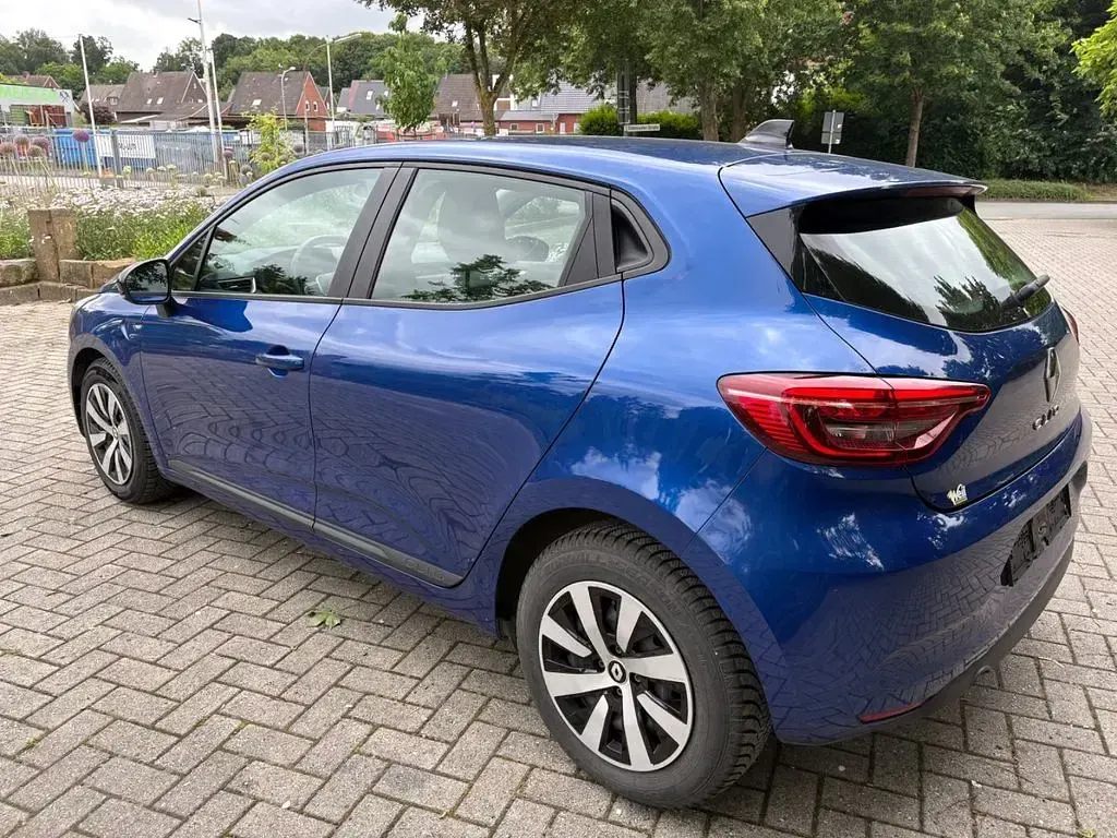 Gebraucht Renault Clio V Equilibre 67 PS (49 kW) 2023 Blau Limousine