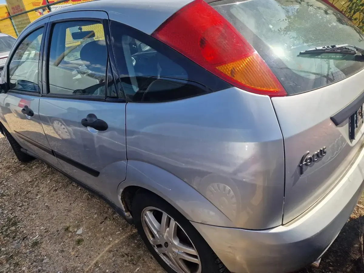 Second-hand Ford Focus 80 CP (58 kW) 2000 Gri Berlinǎ