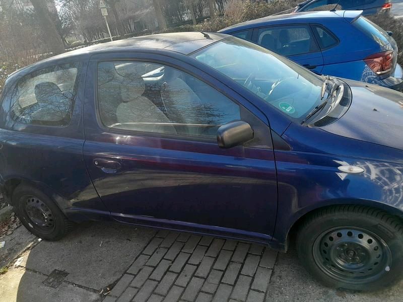 Gebraucht Toyota Yaris 65 PS (47 kW) 2001 Blau Kleinwagen