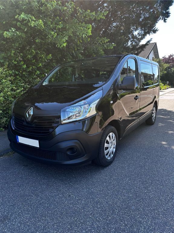 Schwarz Gebraucht 2018 Renault Trafic Van | 18.500 € (Teuer) - Bild 1/4