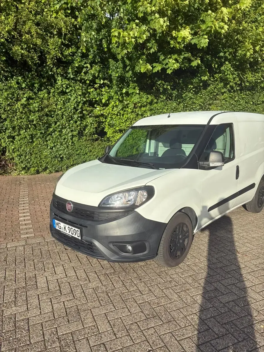 Gebraucht Fiat Doblò 90 PS (66 kW) 2019 Weiß Van / Kleinbus