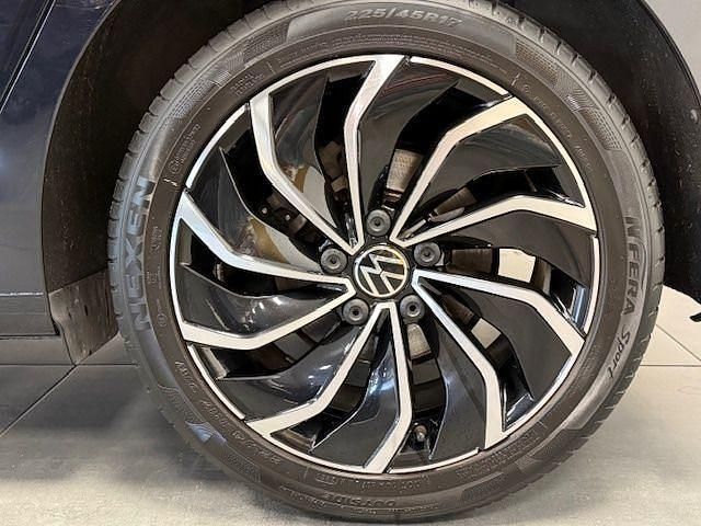 Gebraucht VW Golf VIII Active 131 PS (96 kW) 2022 Deep black Limousine