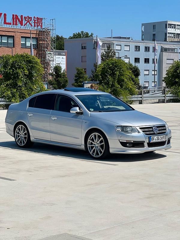 Silber Gebraucht 2009 VW Passat R-line Limousine | 9.550 € - Bild 1/4