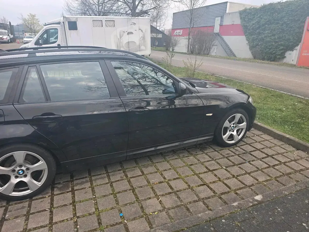 Gebraucht BMW 320 163 PS (119 kW) 2009 Limousine