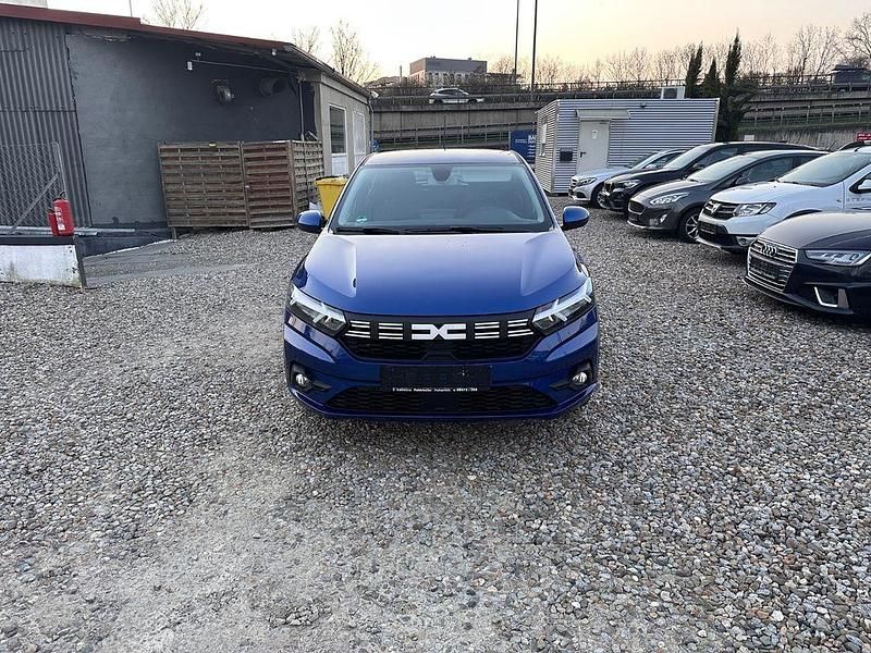 Gebraucht Dacia Sandero Expression 91 PS (66 kW) 2024 Blau Limousine