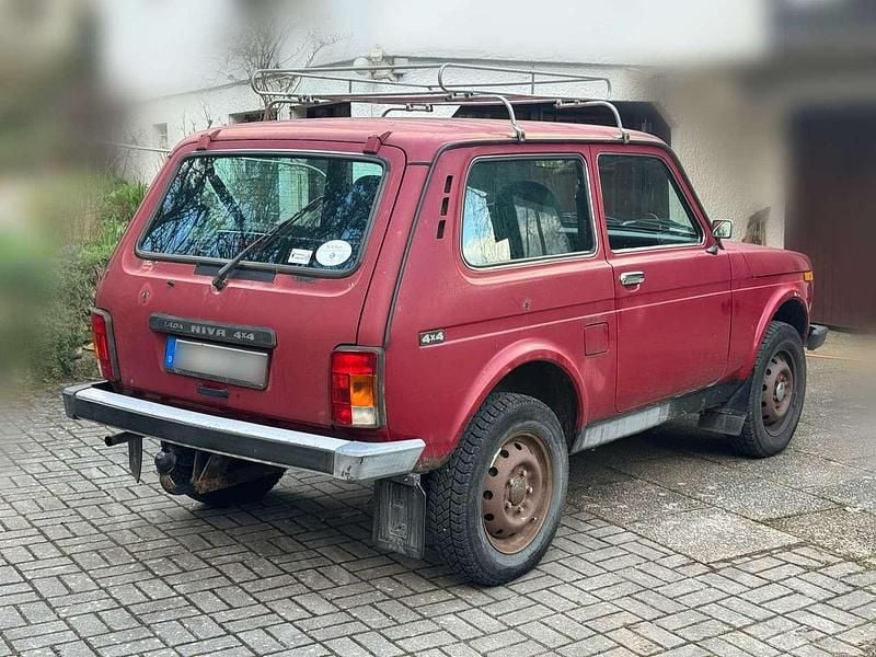 Gebraucht Lada niva 82 PS (60 kW) 2005 Rot SUV
