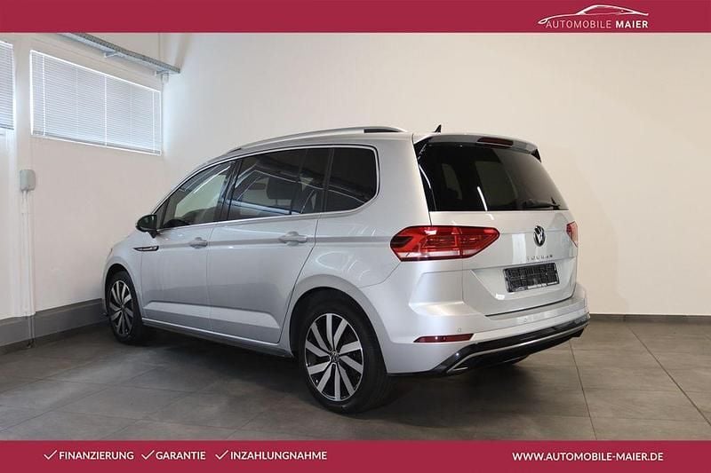 Gebraucht VW Touran R-line 150 PS (110 kW) 2022 Silber Van / Kleinbus