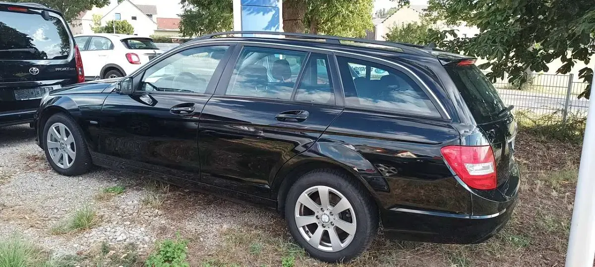 Gebraucht Mercedes C180 120 PS (88 kW) 2011 Schwarz Kombi
