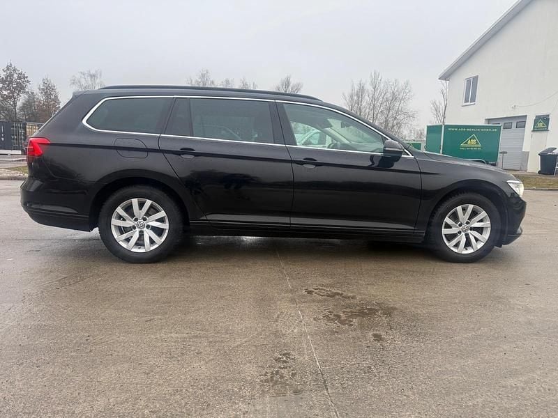 Gebraucht VW Passat 150 PS (110 kW) 2019 Schwarz Kombi