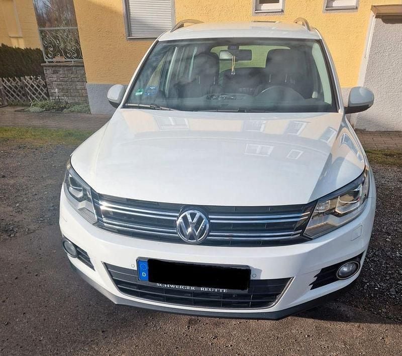 Weiß Gebraucht 2015 VW Tiguan LOUNGE SUV | 11.990 € (Guter Preis) - Bild 1/4